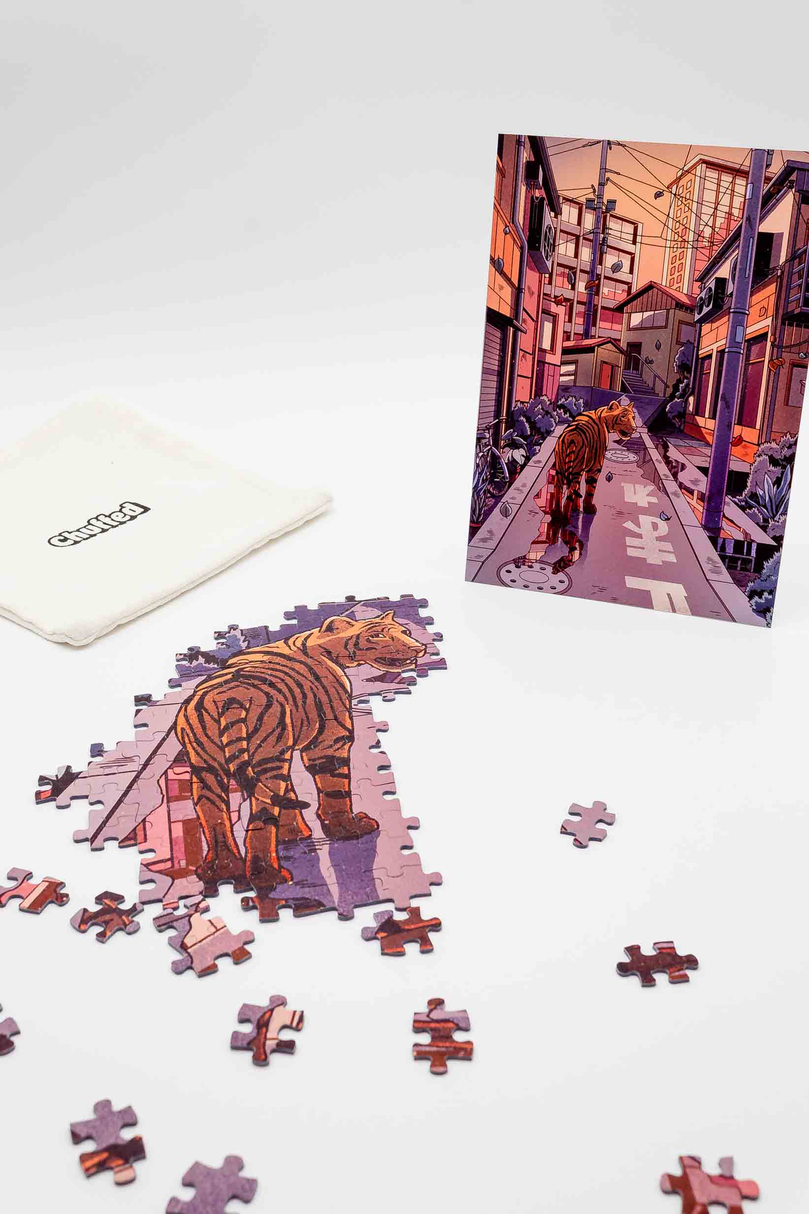 Urban Jungle- Tokyo 1000 Piece Puzzle - Image 9